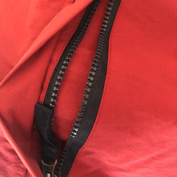 Red light weight vest - Picture 4 of 4